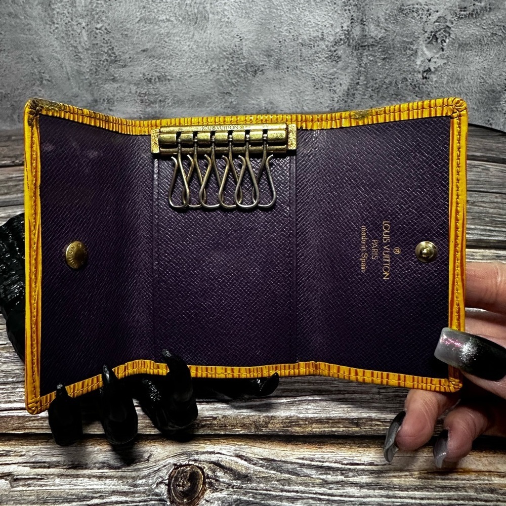 Louis Vuitton Authentic Vintage Yellow Purple Epi 6-Key Holder - Picture 4 of 16